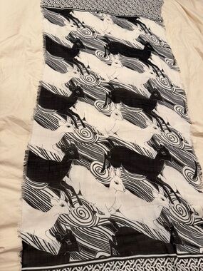 [never used] Burberry Black & White Monogram Wrap Scarf 220 * 65 cm